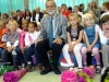 Einschulungsfeier Marienschule, schüler mit neuem Rektor